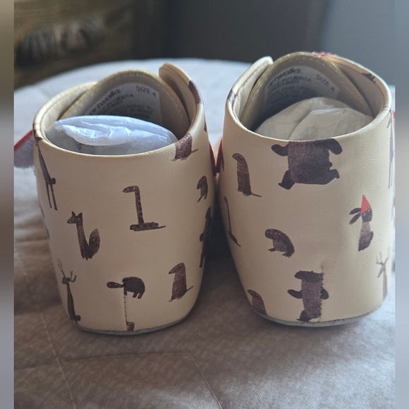 Charming Baby Walker Shoes with Red Strap - Picture 5 of 6